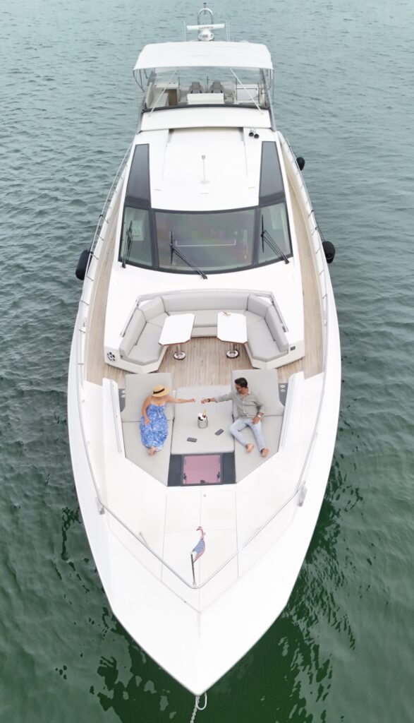 90’ Cheoy Lee with Jacuzzi