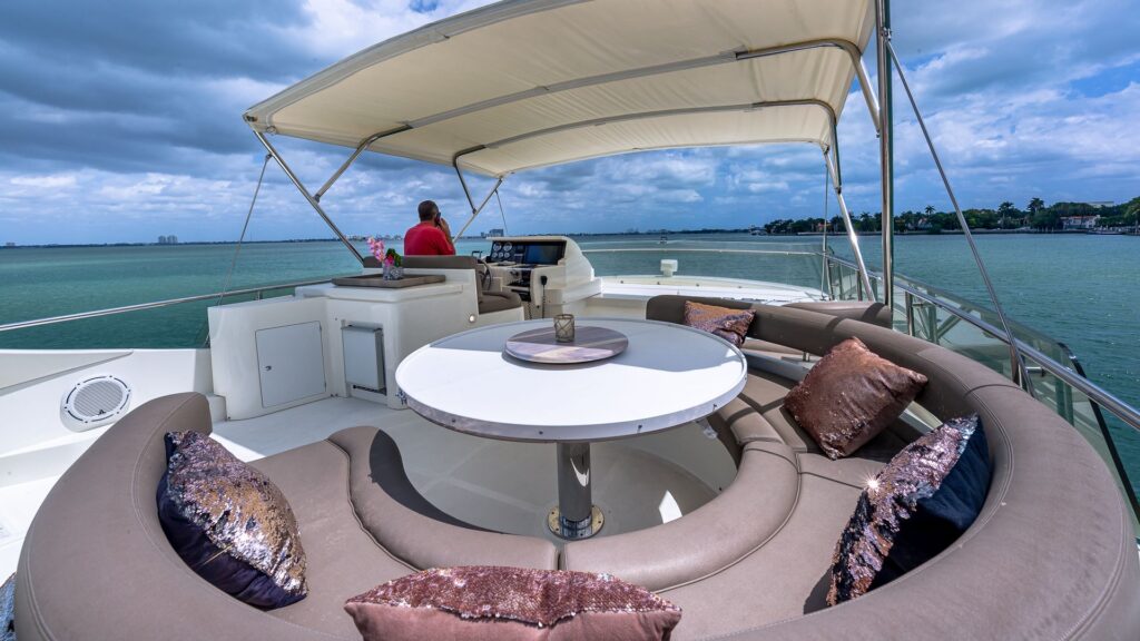 70’ Ferretti Fly