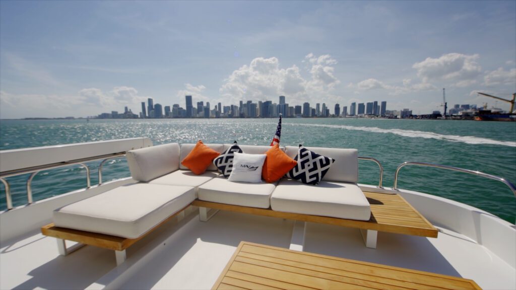 85’ Azimut with Jet ski