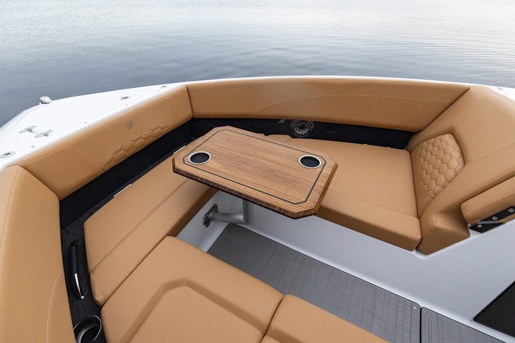 h33-ob-image-interior-cape-coral-bowseating-table-603312 (1)