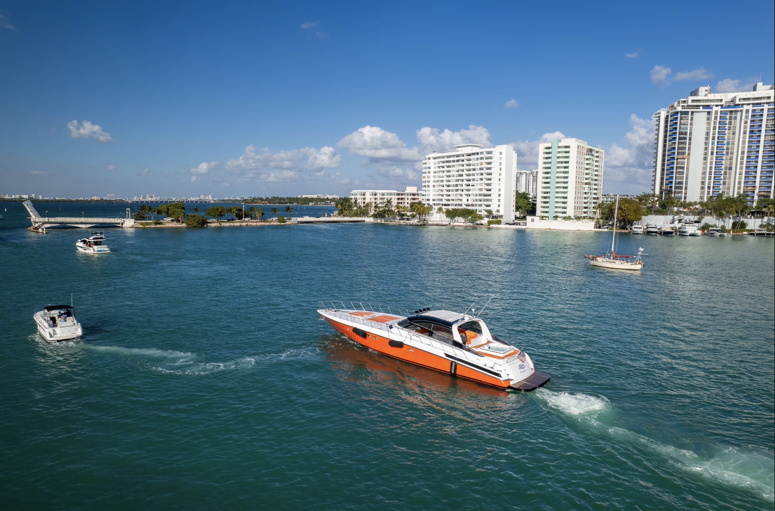 80’ Baia Panther with jacuzzi