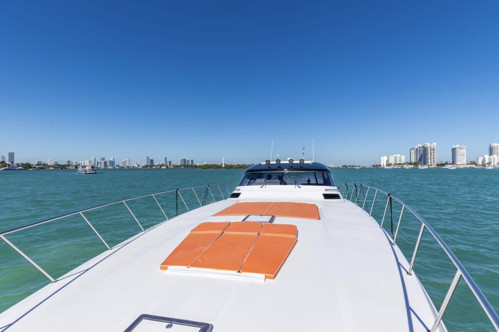 80’ Baia Panther with jacuzzi