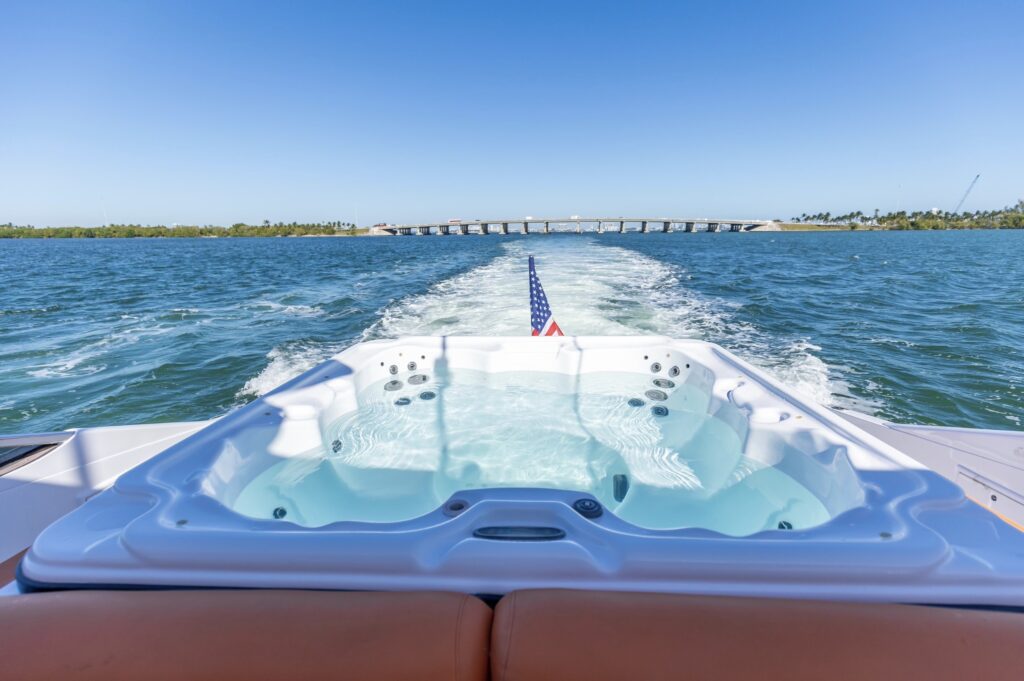 80’ Baia Panther with jacuzzi